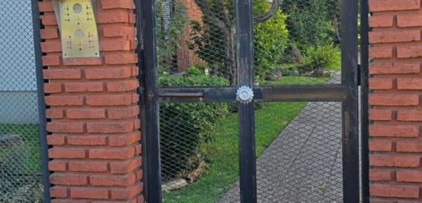 PRESIDENTE PERÓN ESQ ESPORA 21 Piso 2 Departamento A