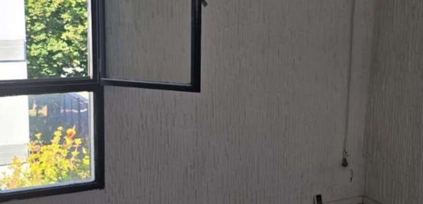 PRESIDENTE PERÓN ESQ ESPORA 21 Piso 2 Departamento A