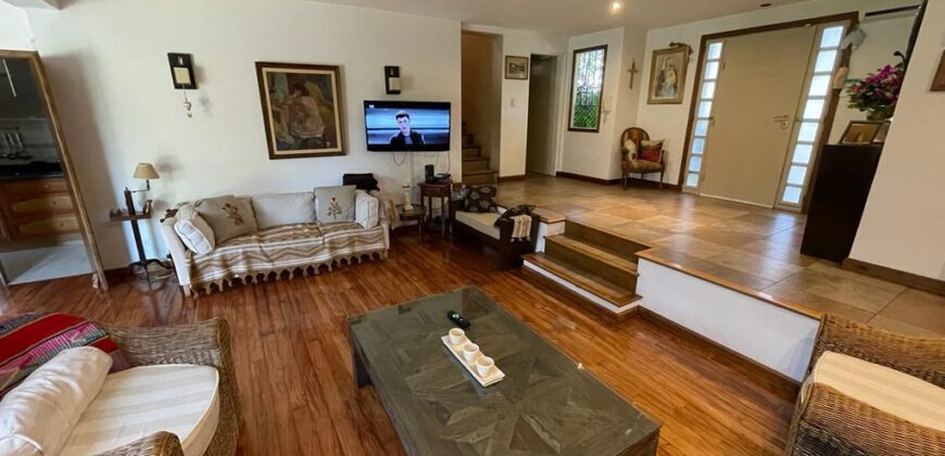 NOTHER 750 , Adrogué , HERMOSO CHALET !!