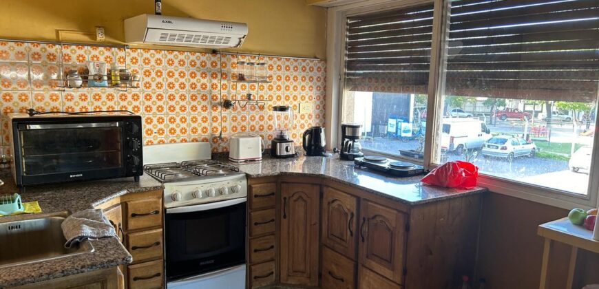 Sarmiento 39  , Glew