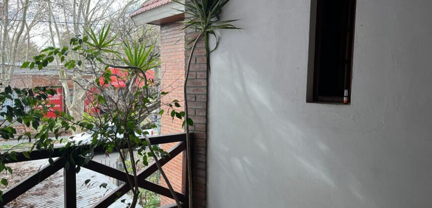 La Rosa 690, Adrogué