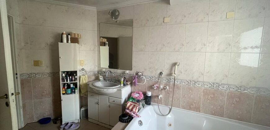 La Rosa 690, Adrogué