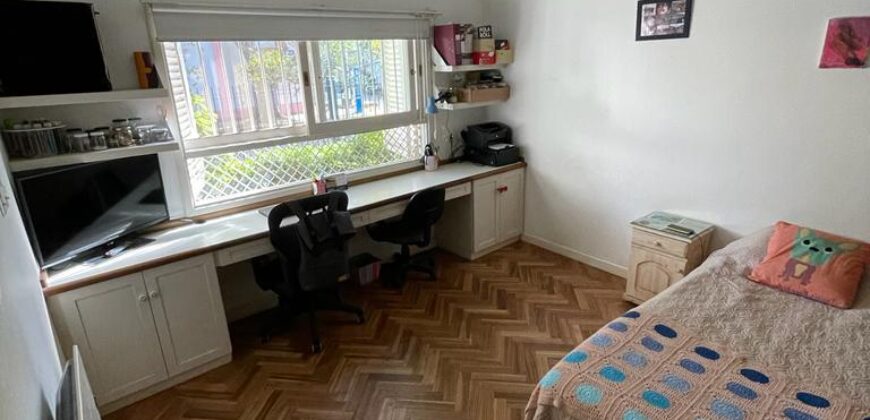 NOTHER 750 , Adrogué , HERMOSO CHALET !!