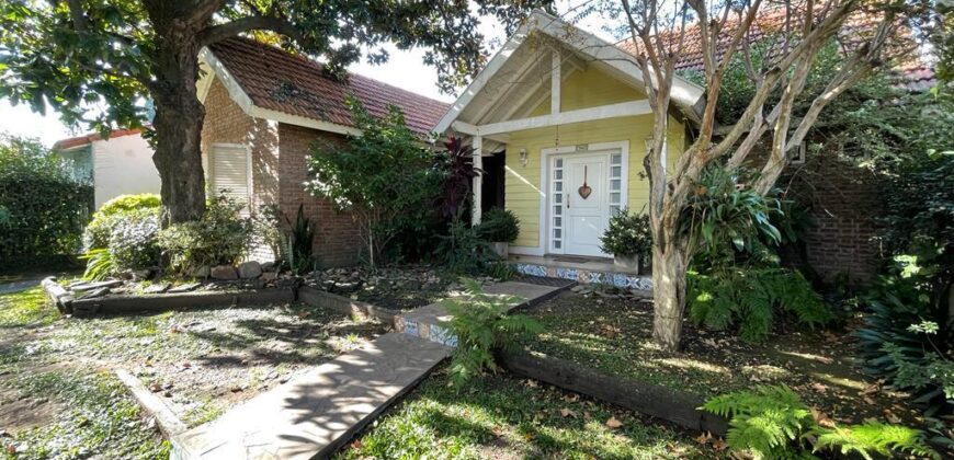 NOTHER 750 , Adrogué , HERMOSO CHALET !!