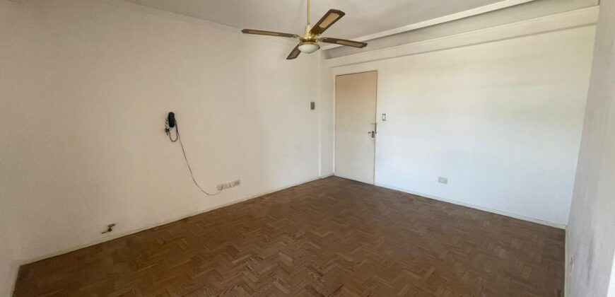 MITRE 962 ,Piso 4 , Departamento E , Adrogué