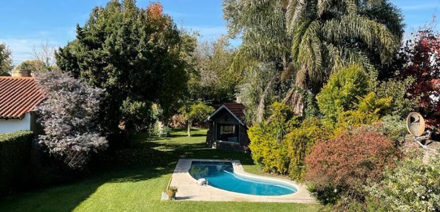 NOTHER 750 , Adrogué , HERMOSO CHALET !!