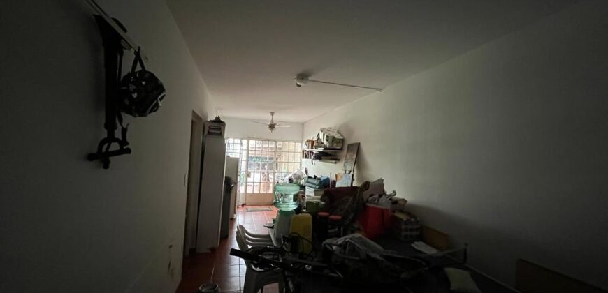 La Rosa 690, Adrogué