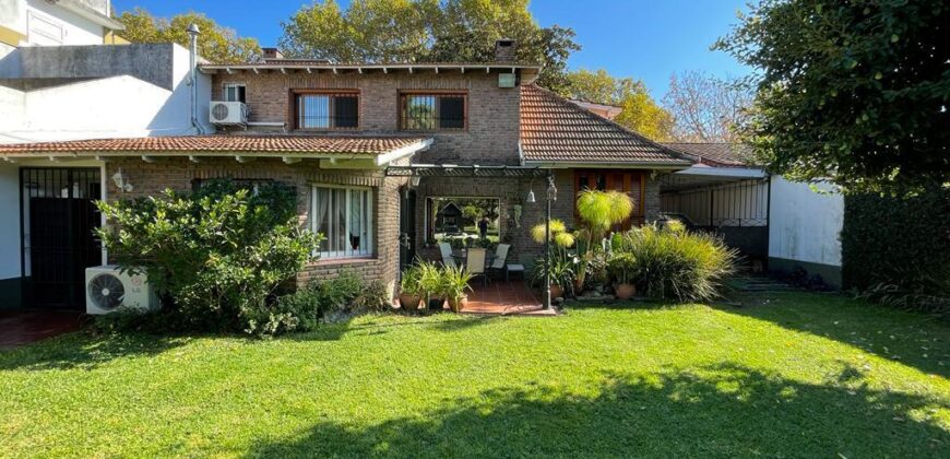 NOTHER 750 , Adrogué , HERMOSO CHALET !!