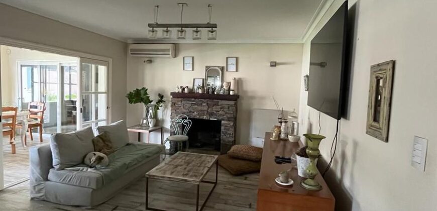 CASA EN VENTA DE CATEGORIA, ADROGUE