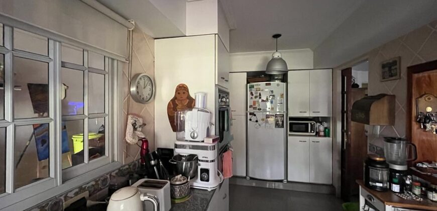 La Rosa 690, Adrogué