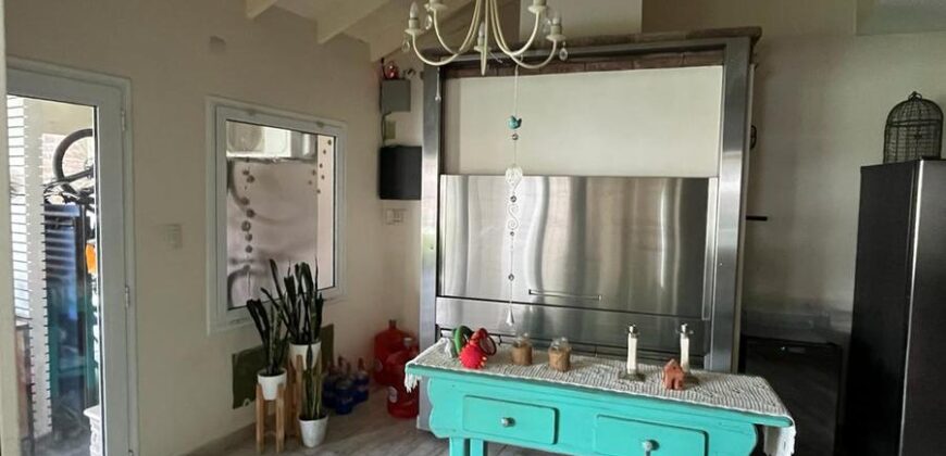 CASA EN VENTA DE CATEGORIA, ADROGUE