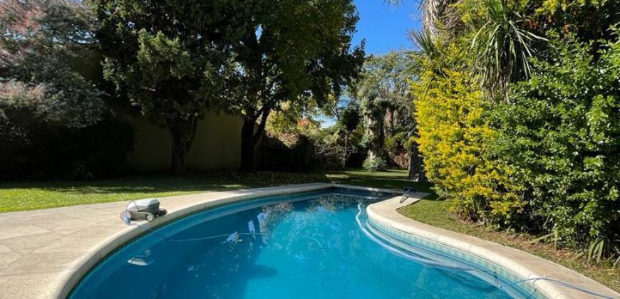 NOTHER 750 , Adrogué , HERMOSO CHALET !!