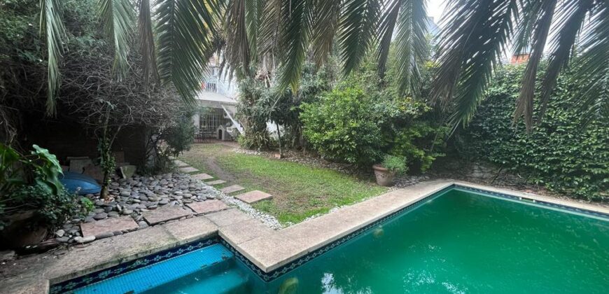 La Rosa 690, Adrogué