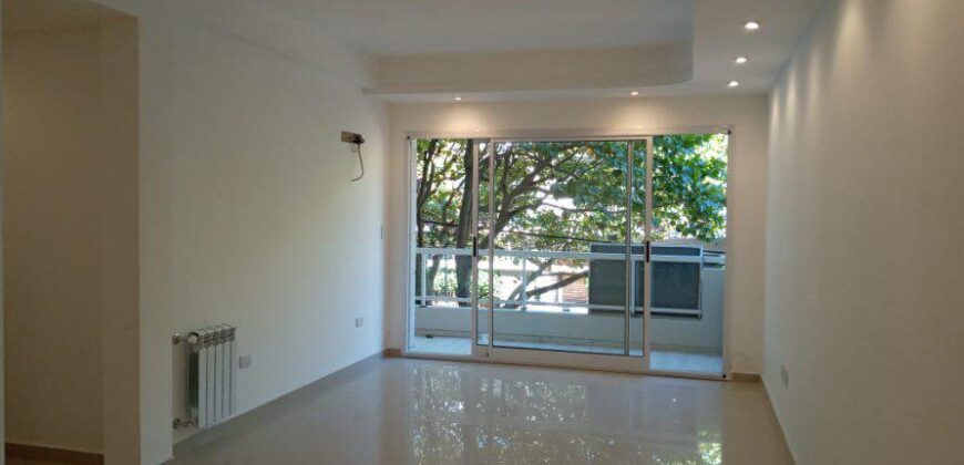 DEPARTAMENTO DE 3 AMBIENTES – EDIFICIO LYON – ADROGUE
