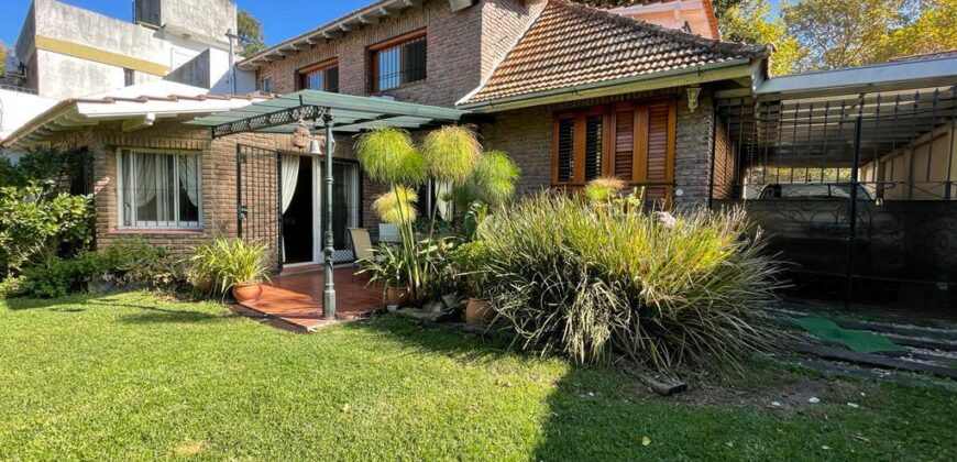 NOTHER 750 , Adrogué , HERMOSO CHALET !!