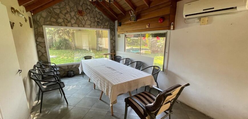 NOTHER 750 , Adrogué , HERMOSO CHALET !!