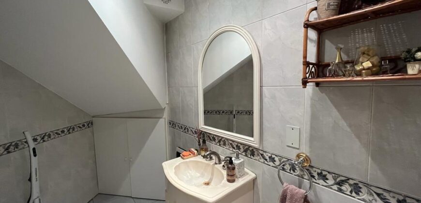 La Rosa 690, Adrogué