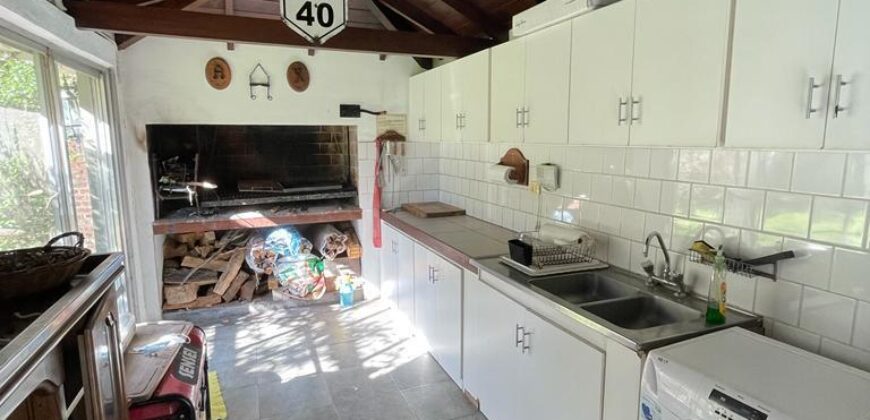 NOTHER 750 , Adrogué , HERMOSO CHALET !!