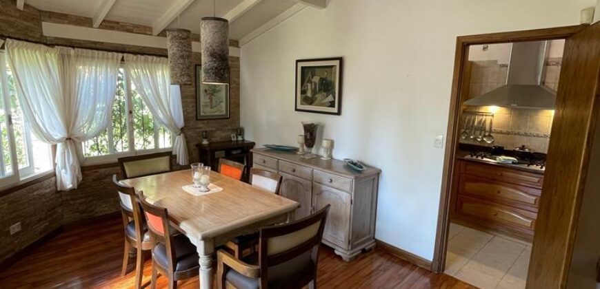 NOTHER 750 , Adrogué , HERMOSO CHALET !!