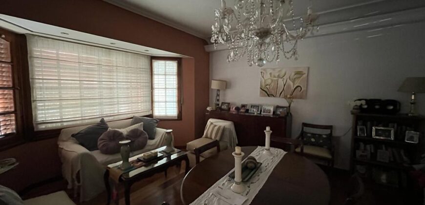 La Rosa 690, Adrogué