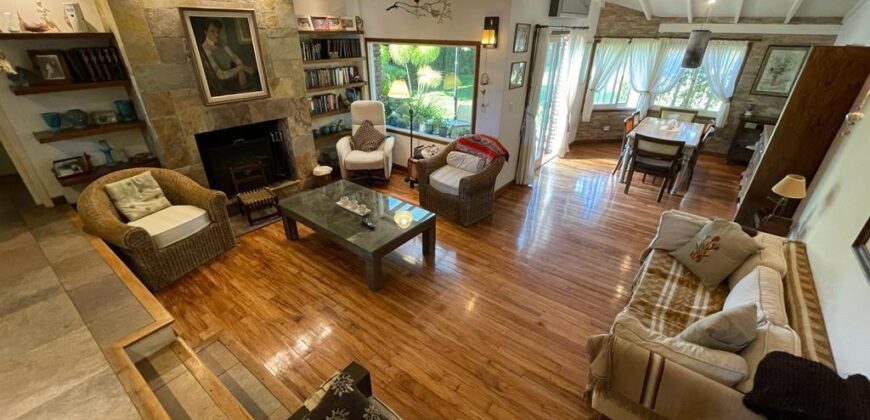 NOTHER 750 , Adrogué , HERMOSO CHALET !!