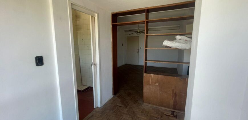 MITRE 962 ,Piso 4 , Departamento E , Adrogué