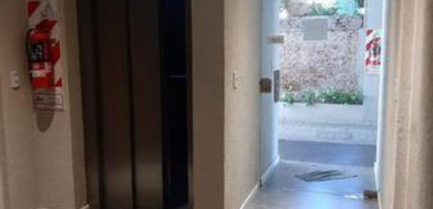 Bouchard 1563 , Adrogué