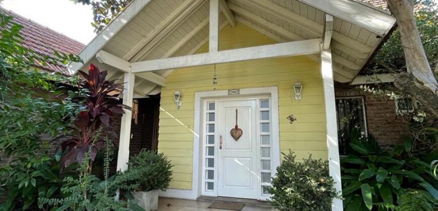 NOTHER 750 , Adrogué , HERMOSO CHALET !!