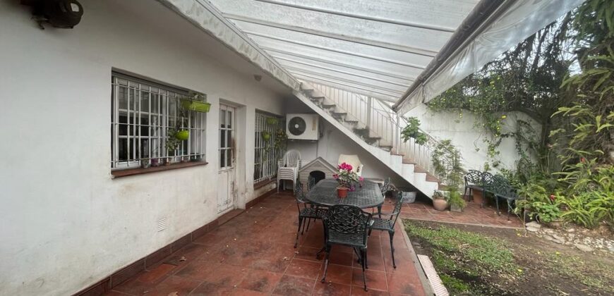 La Rosa 690, Adrogué