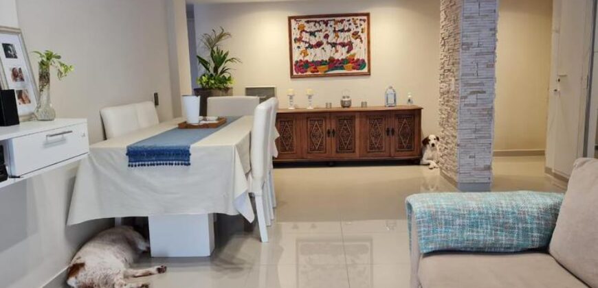 Seguí 729  , Adrogué