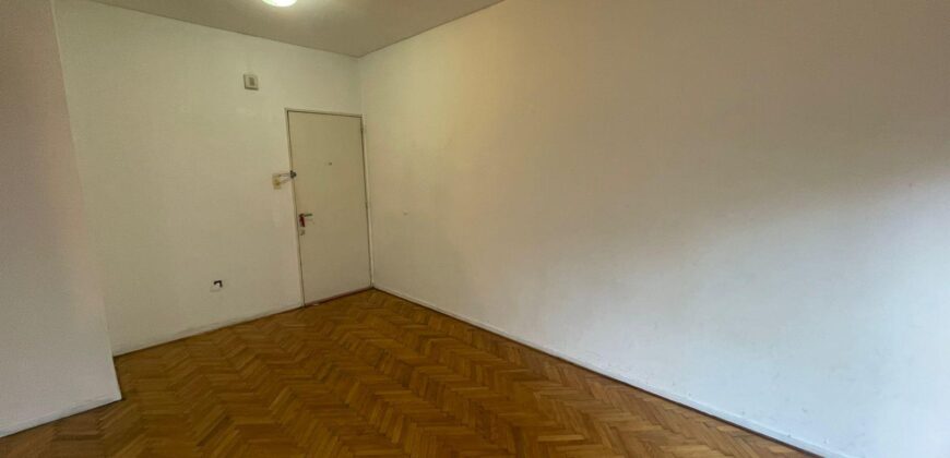 MITRE 986 Piso 1 Departamento 4
